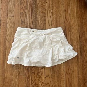 Lululemon white tennis skirt size 4